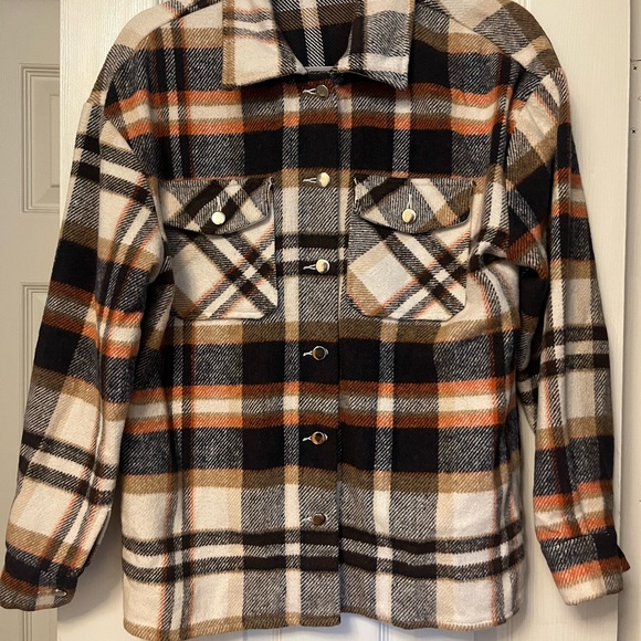 Tops - Plaid Button-Up Jacket‎
